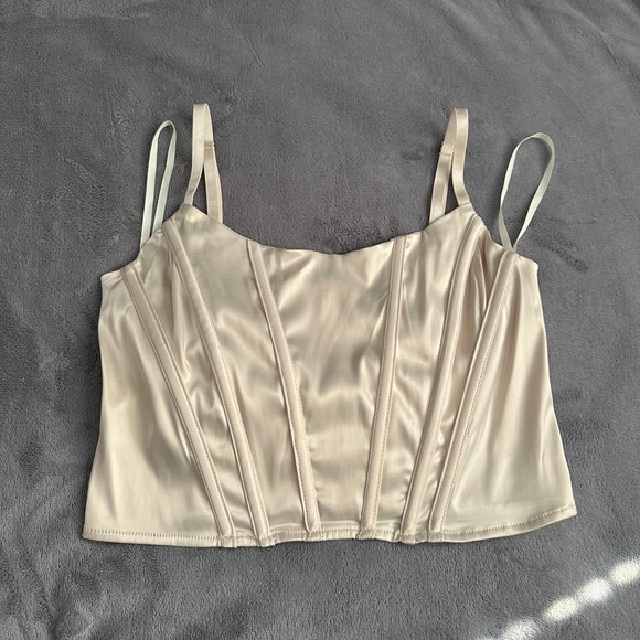 Windsor Top - Picture 1 of 2